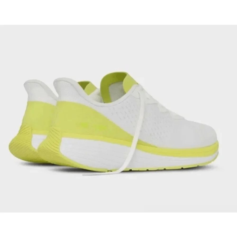 Lane Eight NEW w/ box size 7 the Relay trainers - Key Lime